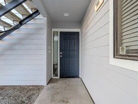 7675 N 1st St, Unit 109 in Fresno, CA - Building Photo