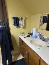 201 N Summit St, Unit Upstairs 1 BR in Spooner, WI - Foto de edificio - Building Photo