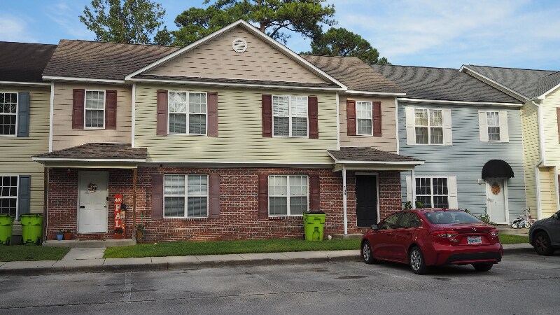109 Apache Trail in Havelock, NC - Building Photo