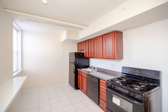 5423 W Montrose Ave in Chicago, IL - Building Photo - Building Photo