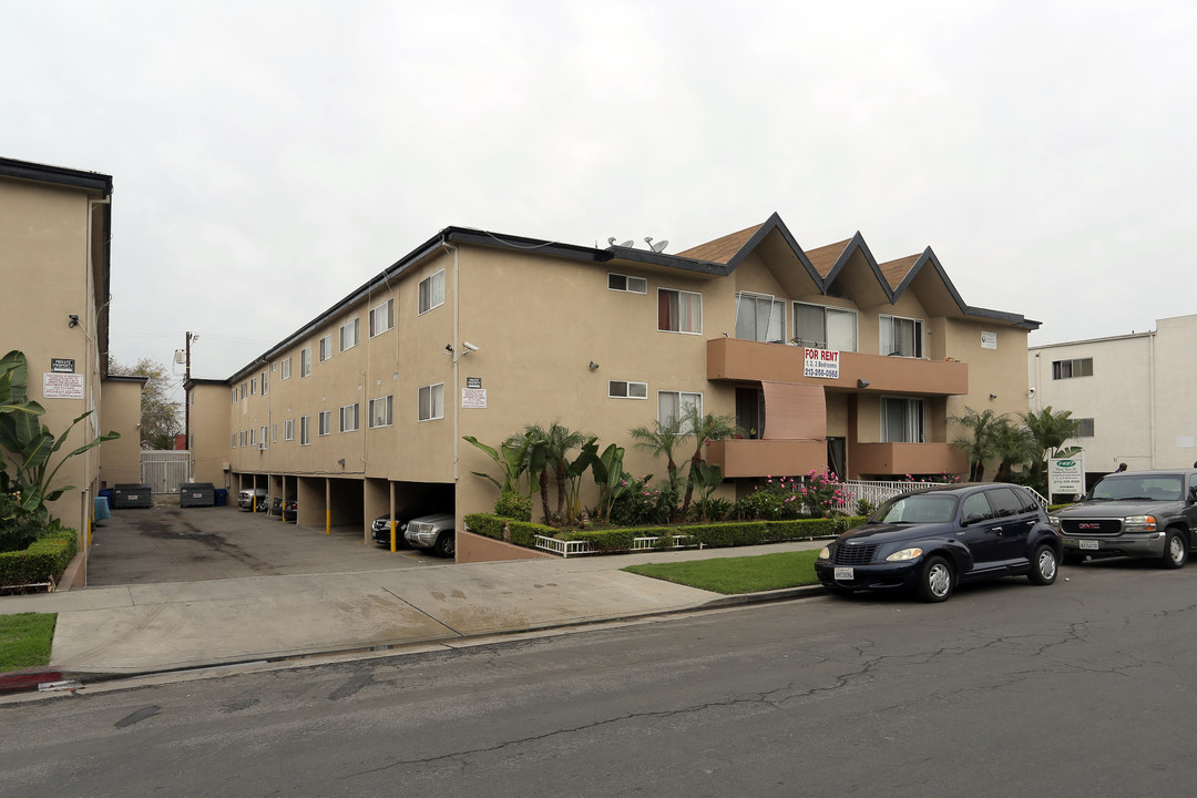 Point View Apartments in Los Angeles, CA - Building Photo