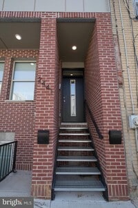 2441 Mutter St photo'