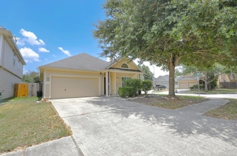12827 Pecan Shores Dr in Houston, TX - Building Photo - Building Photo