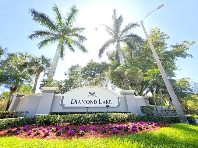 16404 Diamond Head Dr in Weston, FL - Building Photo - Building Photo