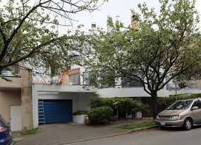 1038 W 7th Ave in Vancouver, BC - Building Photo