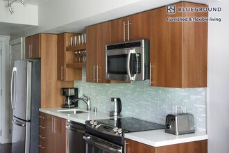 10333 Main St in Bellevue, WA - Building Photo - Building Photo