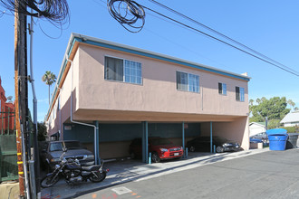 1902 Arizona Ave in Santa Monica, CA - Building Photo - Building Photo