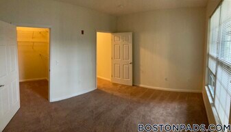 311 Lowell St, Unit 1210 in Andover, MA - Building Photo