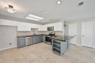 1521 Stratford Dr in Mansfield, TX - Building Photo - Building Photo