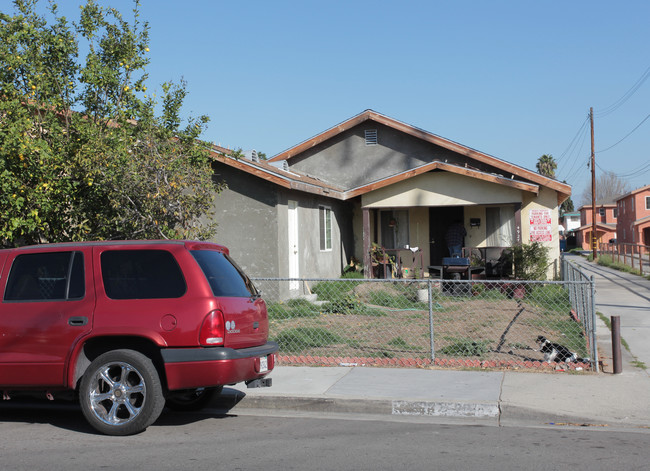 4927 Elizabeth St in Bell, CA - Building Photo - Building Photo