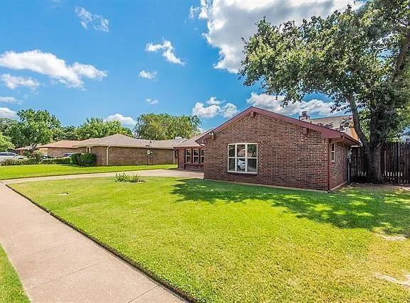 304 Springridge Ln in Euless, TX - Building Photo - Building Photo