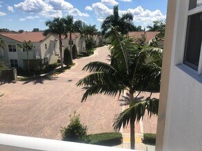 4920 NW 15th Ave in Boca Raton, FL - Building Photo - Building Photo