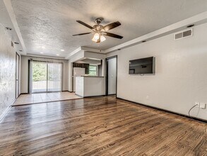 2615 NW 63rd St in Oklahoma City, OK - Building Photo - Building Photo