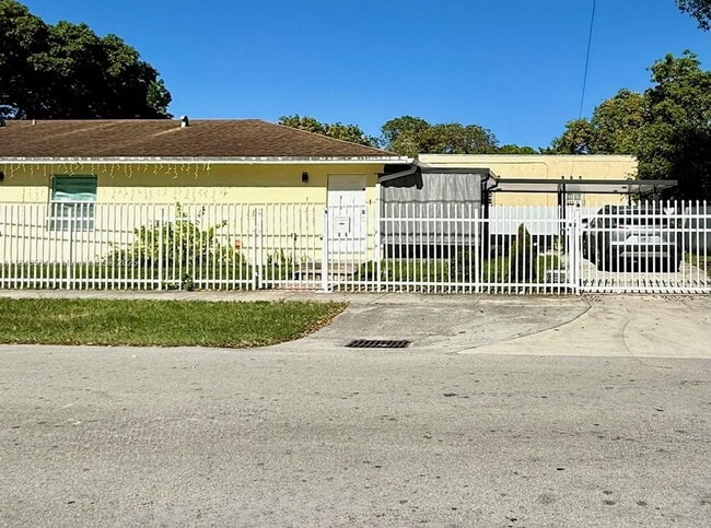 property at 792 NW 29th Terrace