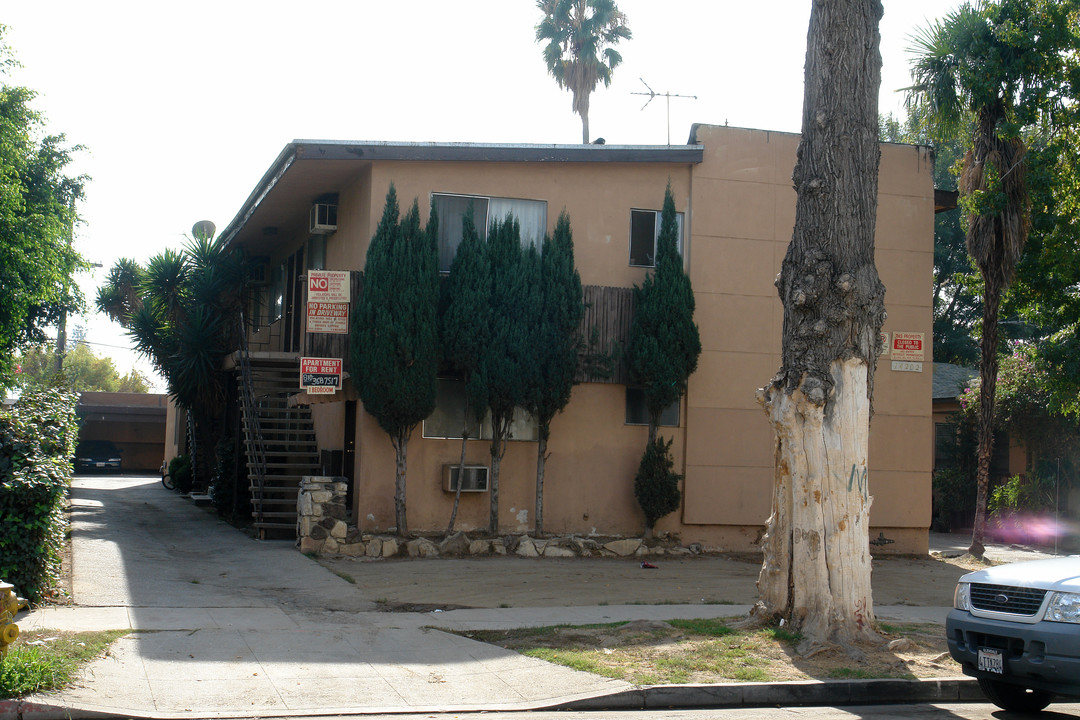 14202 Sylvan St in Van Nuys, CA - Building Photo