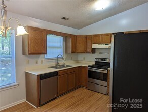 109 Julius Ln in Mooresville, NC - Building Photo - Building Photo