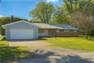 580 W Limestone St in Yellow Springs, OH - Building Photo