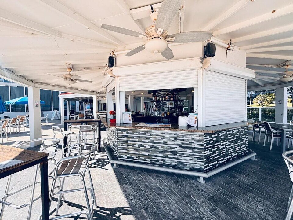 19201 Collins Ave in Sunny Isles Beach, FL - Building Photo