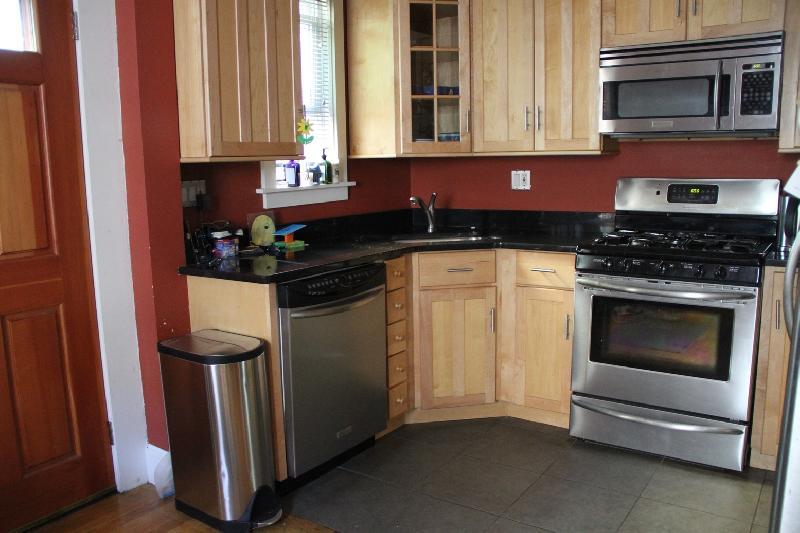 22 Eastburn St in Boston, MA - Building Photo