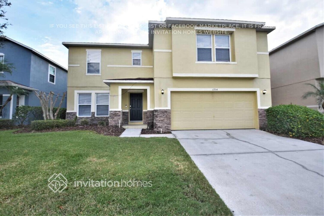 6954 Lake Eaglebrooke Dr in Lakeland, FL - Building Photo