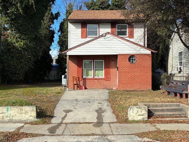 729 16th St in Newport News, VA - Building Photo - Building Photo