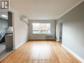 14 Wadsworth Blvd in Toronto, ON - Building Photo - Building Photo