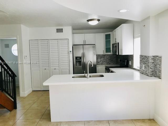 3356 Bird Ave, Unit 10 in Miami, FL - Building Photo