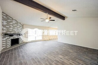 9501 Chelmsford Dr in San Antonio, TX - Building Photo - Building Photo