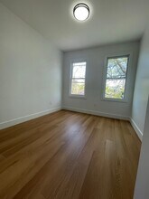 156 Woodlawn Ave, Unit 1 in Jersey City, NJ - Foto de edificio - Building Photo