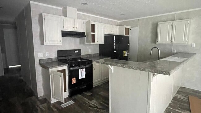 property at 1019 W Main St