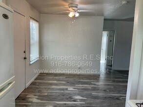 2524 Anna Way in Sacramento, CA - Building Photo - Building Photo