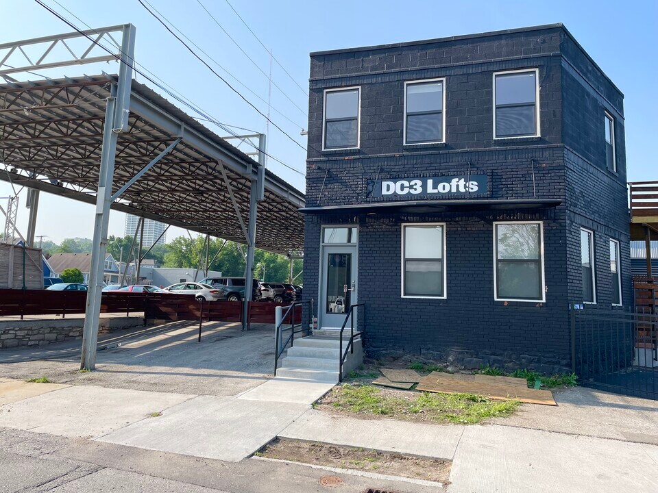 1211 W 27th St in Kansas City, MO - Building Photo