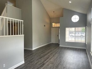 11479 Winery Dr in Fontana, CA - Building Photo - Building Photo