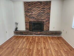 931 McFarlan Ave in Fort Walton Beach, FL - Foto de edificio - Building Photo