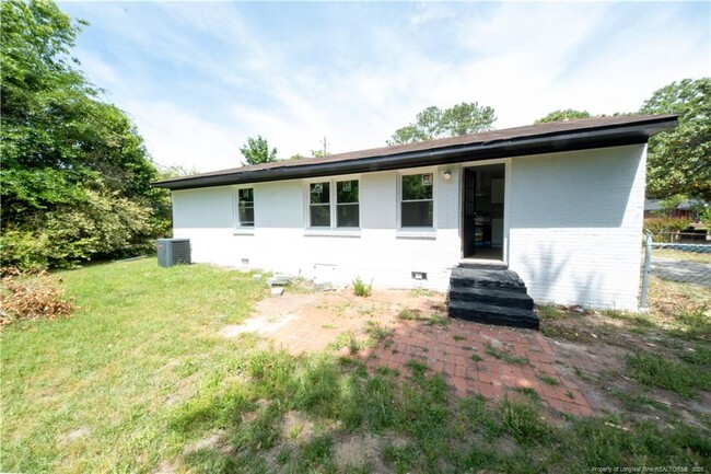 property at 4825 Cottonwood Dr