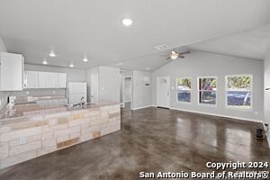 1050 Lavaca in Canyon Lake, TX - Building Photo - Building Photo