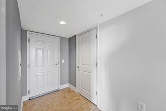 11800 Sunset Hills Rd in Reston, VA - Foto de edificio - Building Photo