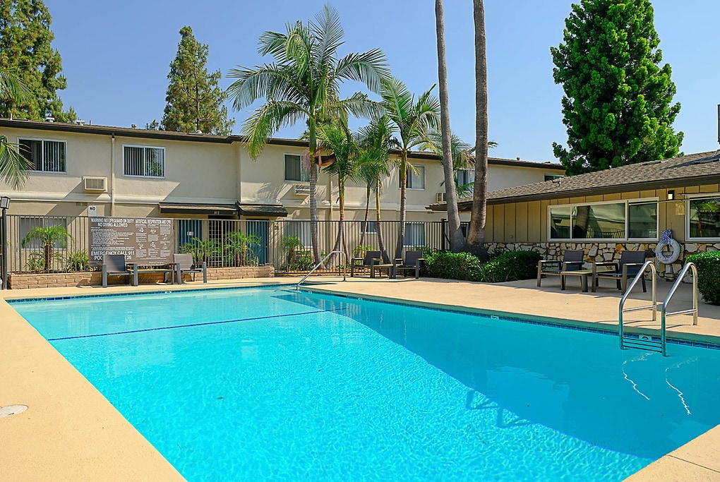 Walnut Heights in Walnut, CA - Foto de edificio