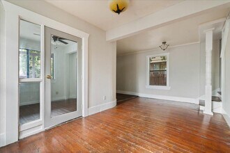 704 Franklin Blvd in Austin, TX - Building Photo - Building Photo