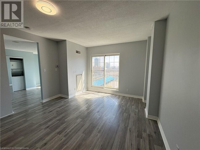 135 James St S
