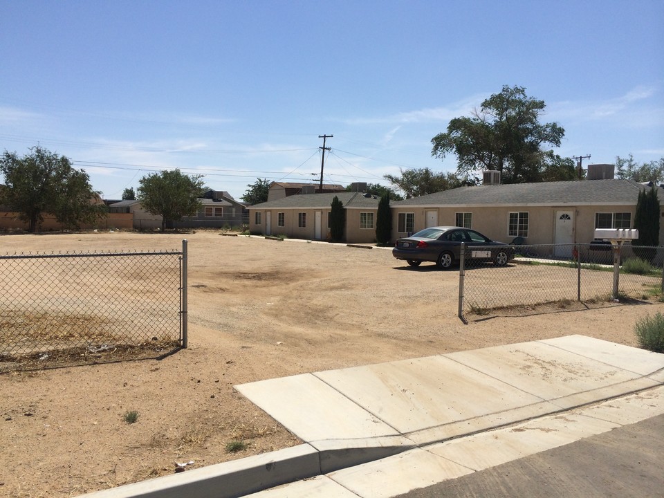 15854 N St in Mojave, CA - Building Photo