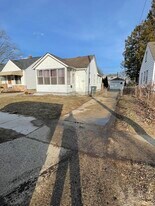 23352 Hoover Ave in Hazel Park, MI - Building Photo