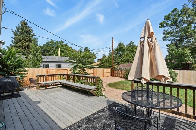 1092 S Iris St in Lakewood, CO - Building Photo - Building Photo