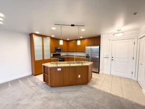 3150 W Government Way in Seattle, WA - Building Photo - Building Photo