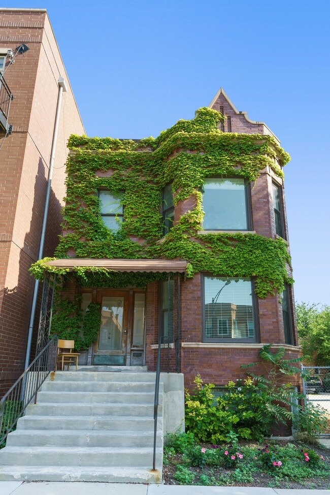 property at 2732 W Belmont Ave