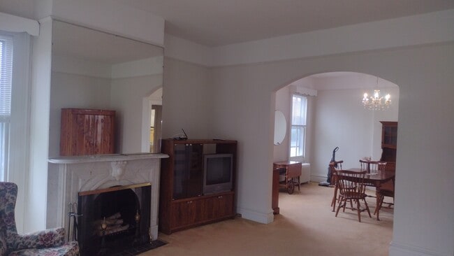 61 Main St, Unit 1st floor oor