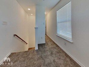 3034 W Salinas, Unit 1517 Court Ave Unit #2 in San Antonio, TX - Foto de edificio - Building Photo