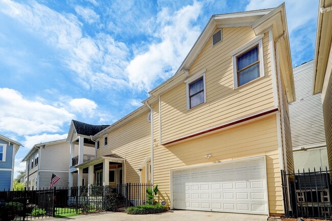 property at 1126 W 17th St