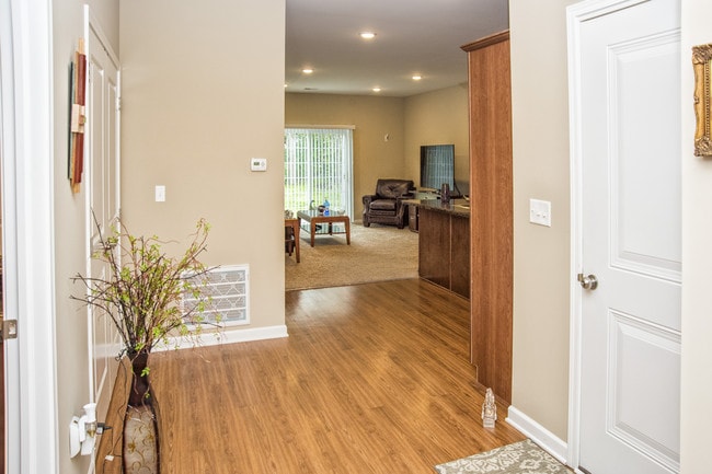 Walnut Grove Apartments in Williamsville, NY - Building Photo - Building Photo