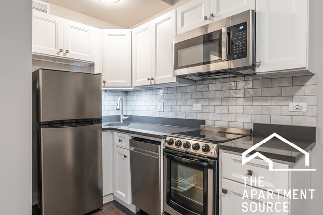 639 W Wrightwood Ave, Unit 107 in Chicago, IL - Foto de edificio - Building Photo